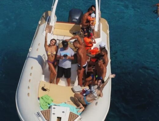 Escursioni in Maxi Gommone con Conducente ZULU BEACH